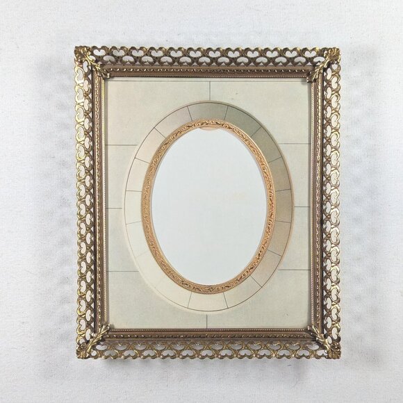 Vintage 5.5 x 6.5" Convex glass picture frame, Bubble glass brass edge portrait - Picture 1 of 8